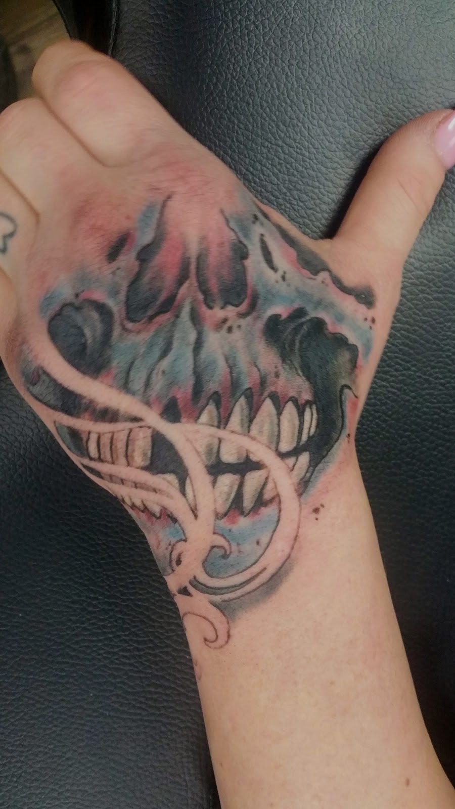 Thoughtbox Tattoo And Gallery | 5006 50 Ave, Sylvan Lake, AB T4S 1M5, Canada | Phone: (403) 864-8070