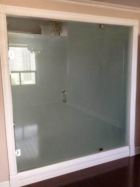 FRAMELESS SHOWER DOORS AND ENCLOSURES | 2555 Cobbinshaw Cir, Mississauga, ON L5N 2G2, Canada | Phone: (416) 579-3377