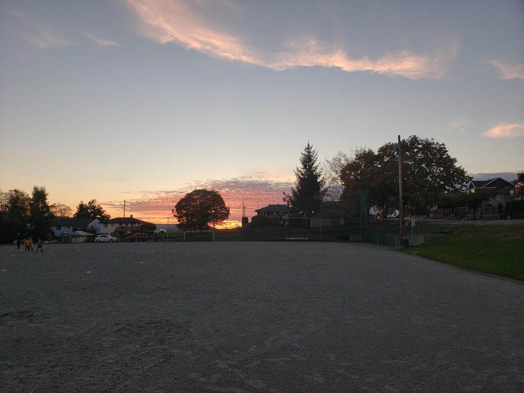 Willingdon Heights Park | 1491 Carleton Ave, Burnaby, BC V5C 4V5, Canada | Phone: (604) 294-7450