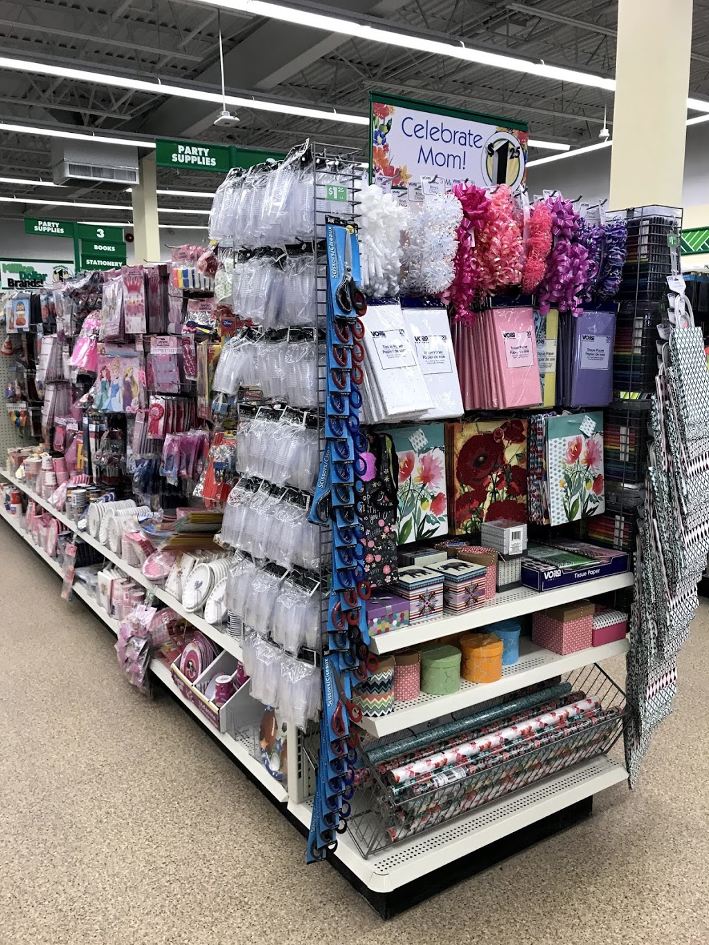 Dollar Tree | 2756 Chamberland St #2, Rockland, ON K4K 0B2, Canada | Phone: (613) 446-0710
