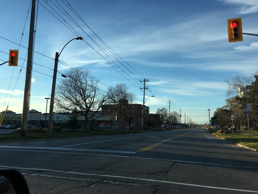 Little Short Stop | 51 Willow Rd, Guelph, ON N1H 1W3, Canada | Phone: (519) 824-9070