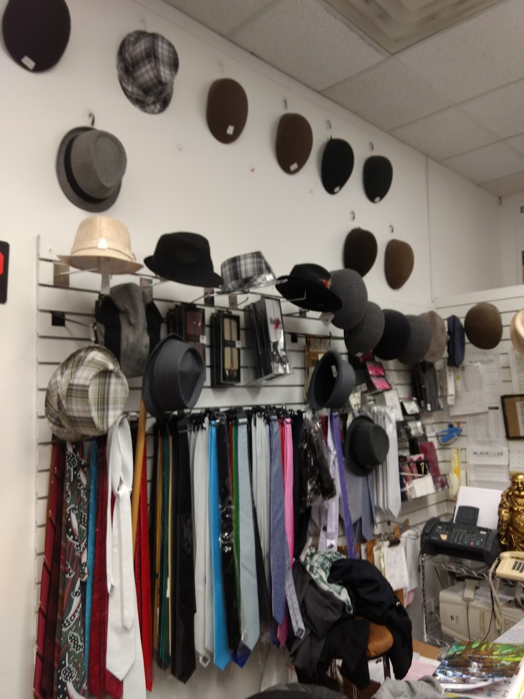Chilliwack Mall | 45610 Luckakuck Way, Chilliwack, BC V2R 1A2, Canada | Phone: (604) 858-8111