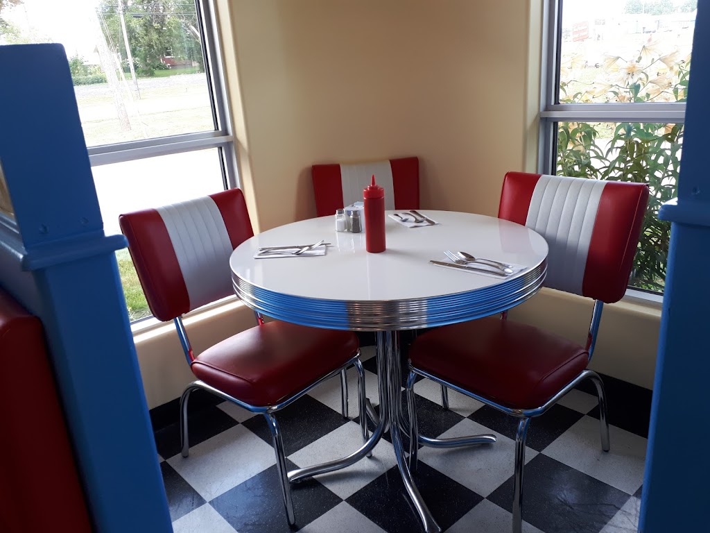 Starlite Diner and Dairy Bar | 810 Water St E, Summerside, PE C1N 4J6, Canada | Phone: (902) 436-9075