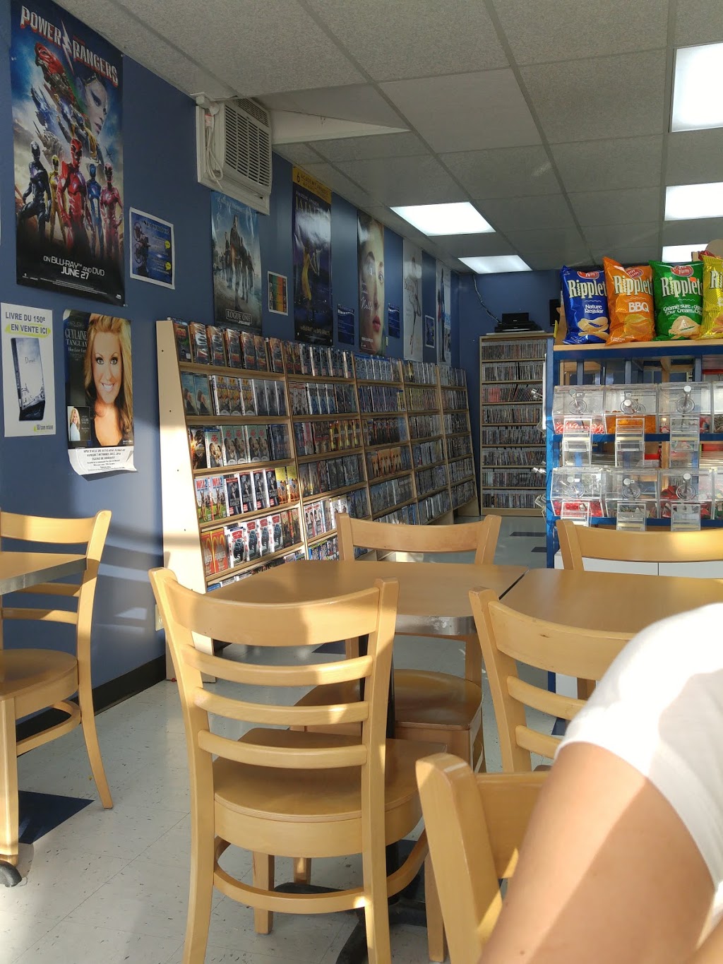 Video Rama & botte et bottine | 330 Rue Laurier, Disraeli, QC G0N 1E0, Canada | Phone: (418) 449-5300