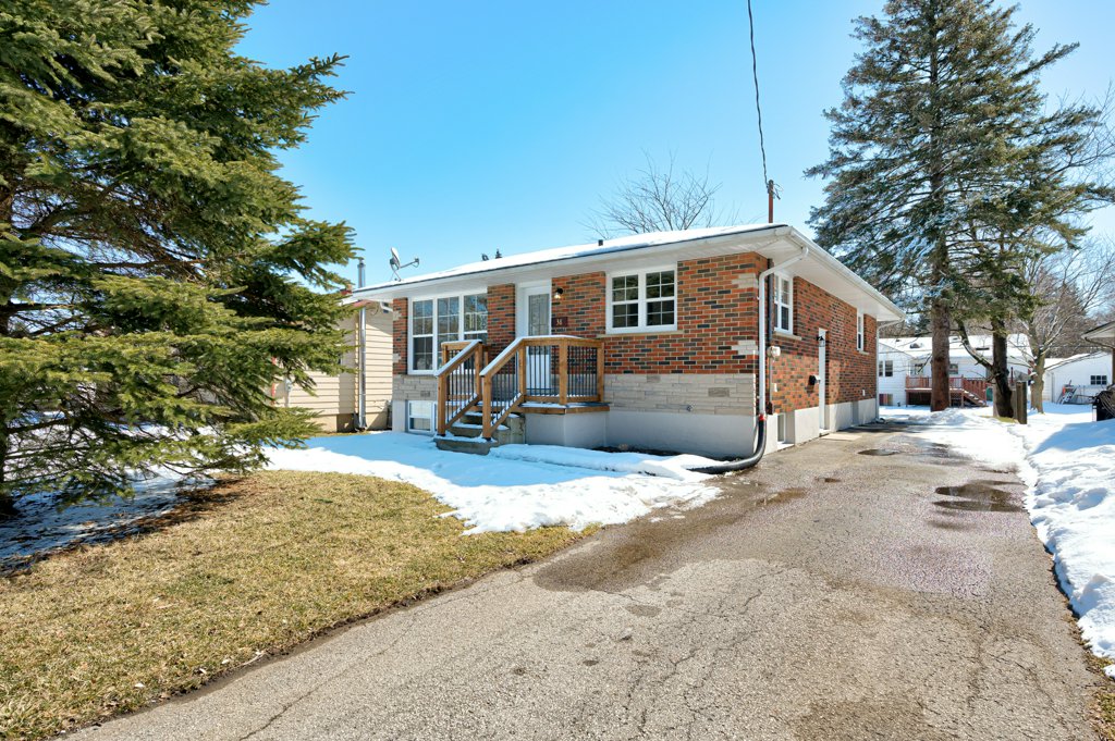 Bhavika Singh | Real Estate Agent | Camille Crescent, Waterloo, ON N2K 3B4, Canada | Phone: (226) 978-0545