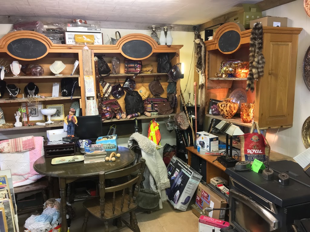Le Coin de La Bohème | 391 Rue Saint-Isidore, Saint-Lin - Laurentides, QC J5M 2S8, Canada | Phone: (514) 792-0143