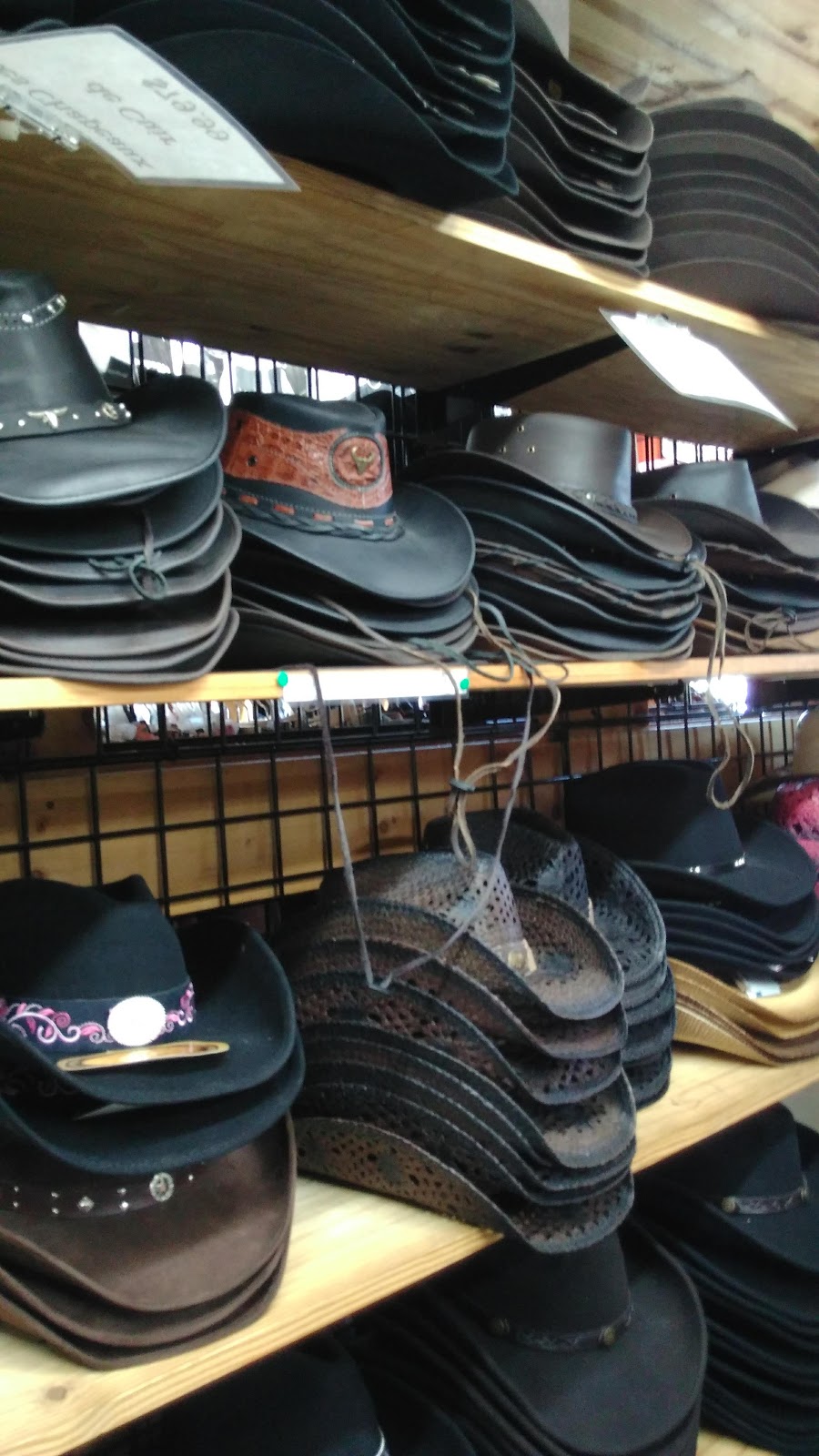 Boutique Equestre | 625 Route 321 N, Saint-André-Avellin, QC J0V 1W0, Canada | Phone: (819) 983-2626