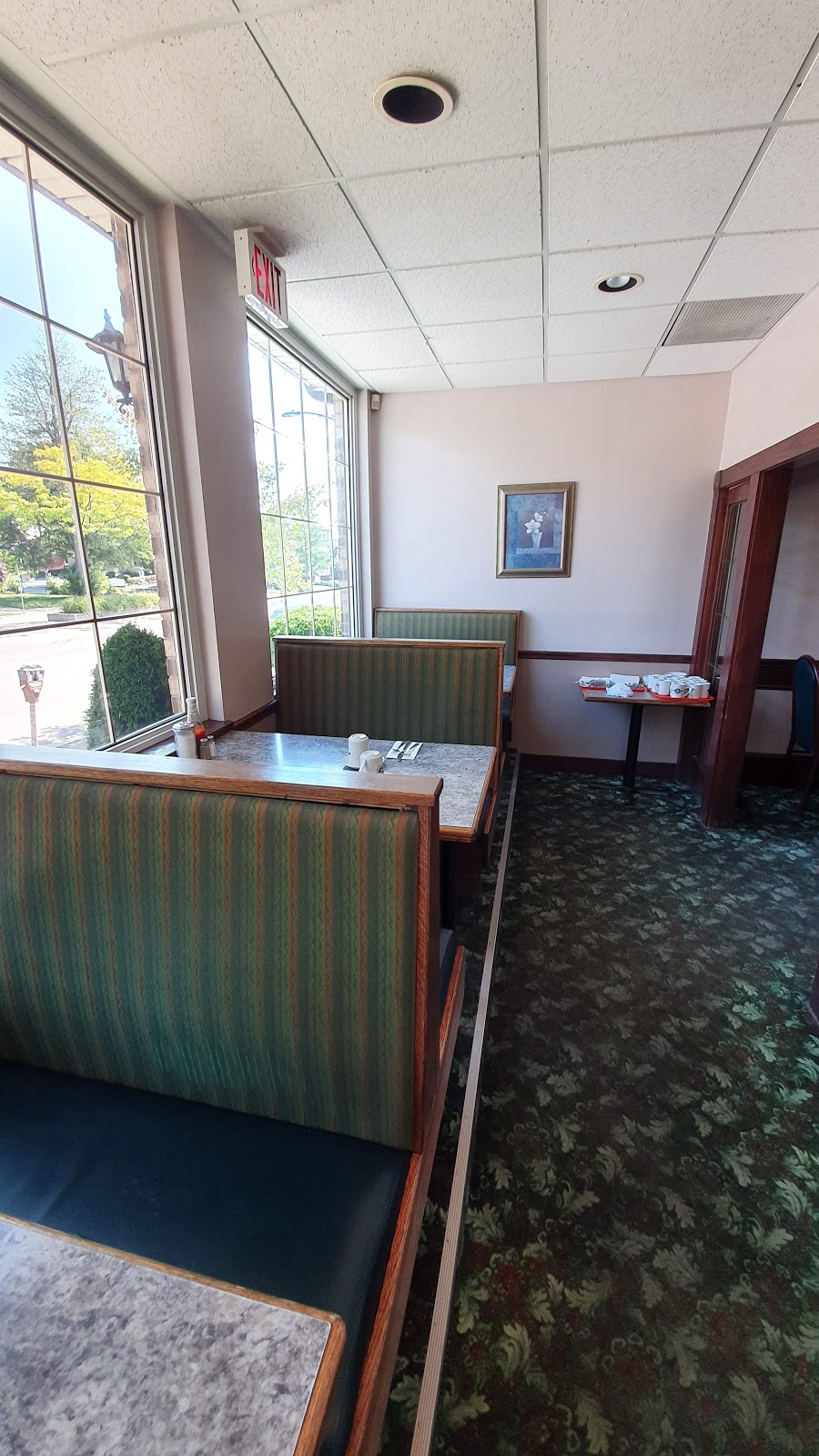 Family Circle Restaurant | 147 Wellington St, London, ON N6B 2K7, Canada | Phone: (519) 434-0441