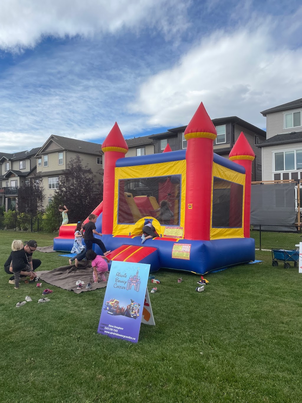 Airdrie Bouncy Castles | 393 Sagewood Dr SW, Airdrie, AB T4B 3N3, Canada | Phone: (587) 578-7161
