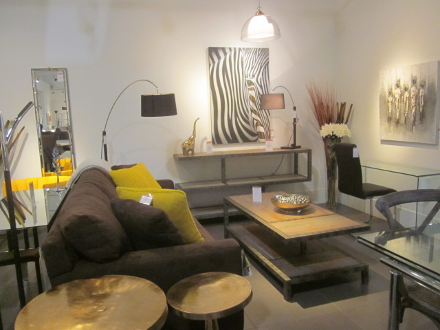 Structube | 5925 Boulevard Robert-Bourassa, Laval, QC H7E 0A4, Canada | Phone: (450) 665-4801