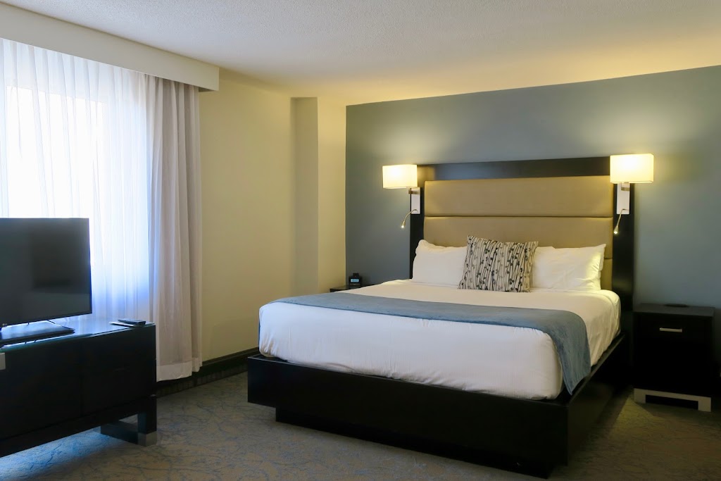 Ottawa Embassy Hotel and Suites | 25 Cartier St, Ottawa, ON K2P 1J2, Canada | Phone: (613) 237-2111