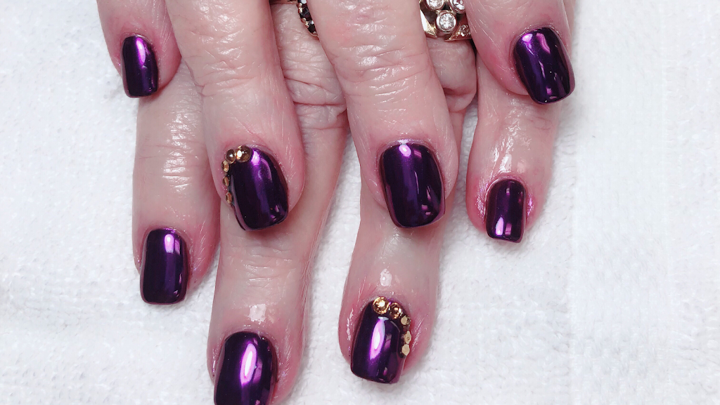 Nails In | 525 St Annes Rd Ste B, Winnipeg, MB R2M 3E8, Canada | Phone: (204) 505-6777