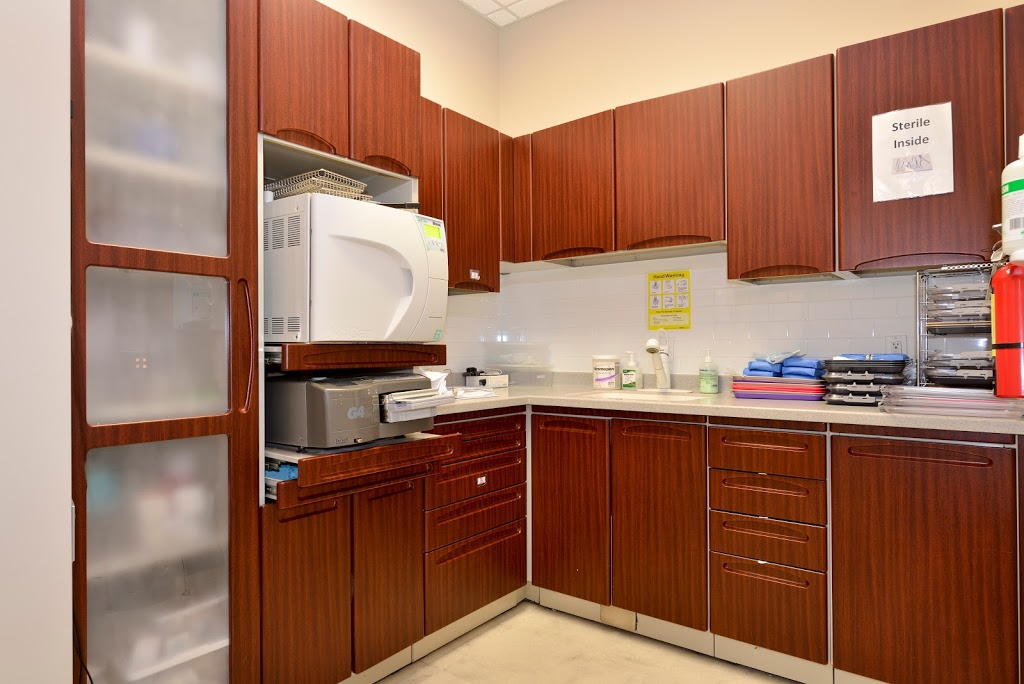 Dawson Dental Centre | 133 Pedersen Dr, Aurora, ON L4G 0E3, Canada | Phone: (905) 713-2600