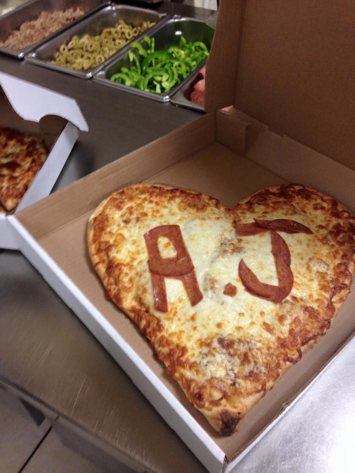 Lorenzos Pizza | 3007 Carling Ave, Ottawa, ON K2B 7Y6, Canada | Phone: (613) 596-2222
