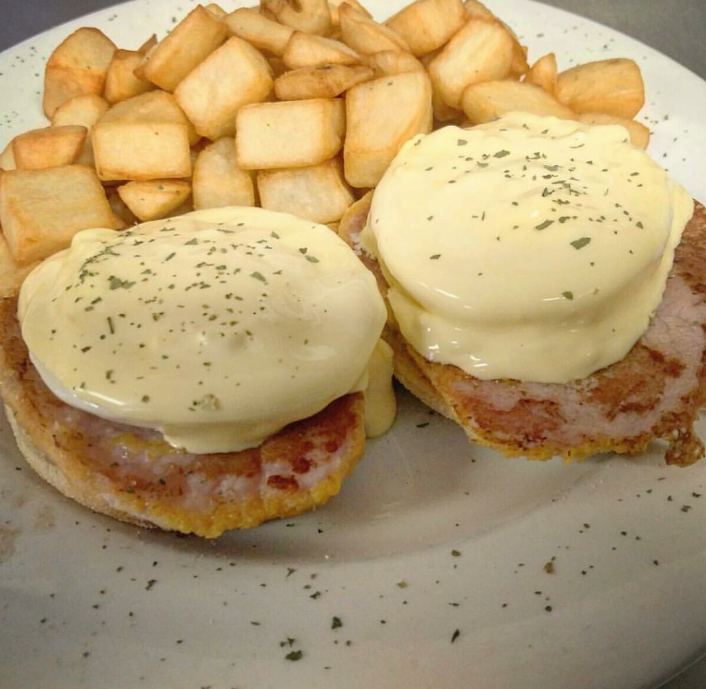 Golden Griddle | 400 Bayfield St, Barrie, ON L4M 5A1, Canada | Phone: (705) 726-1828