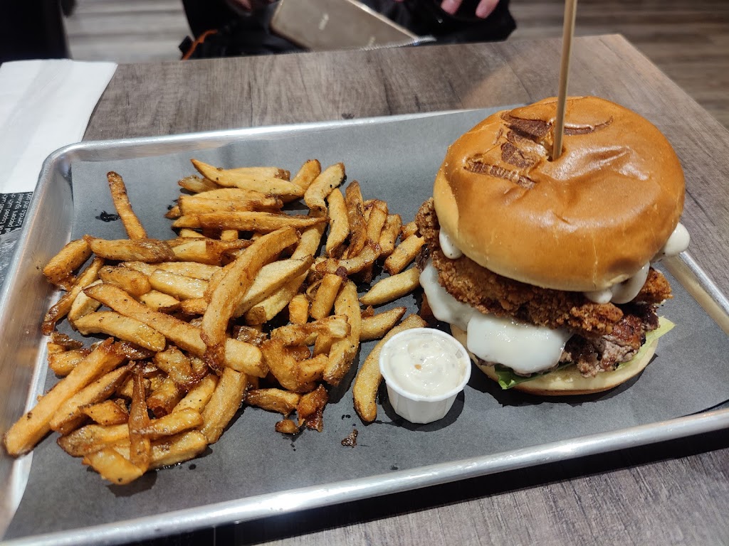 The Bullger | 869 Dundas St W, Toronto, ON M6J 1V6, Canada | Phone: (416) 943-9987