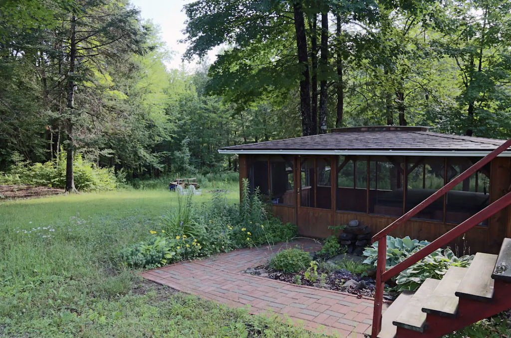 The Lazy River Chalet | 451 Chem. Fany, Namur, QC J0V 1N0, Canada | Phone: (514) 653-0147