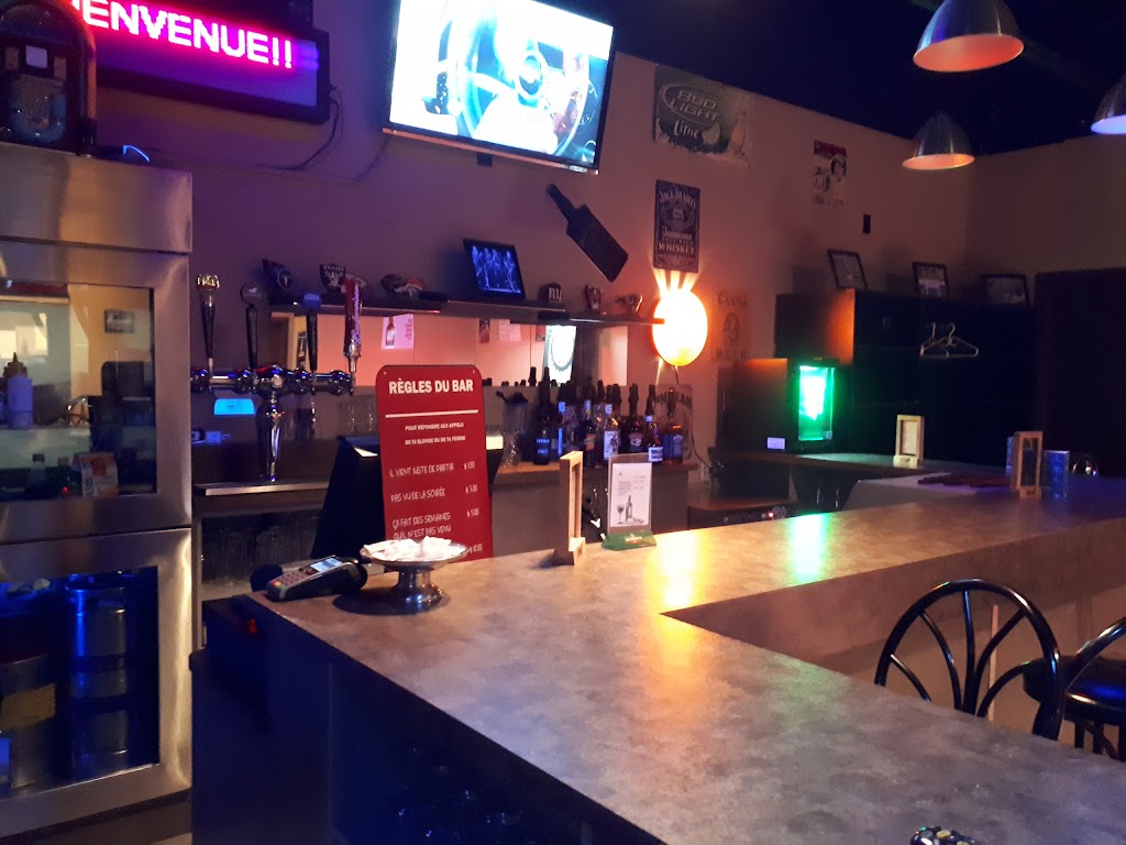 Resto-Bar Le Tribon | 2138 Rte du Président-Kennedy, Saint-Isidore, QC G0S 2S0, Canada | Phone: (418) 882-5599