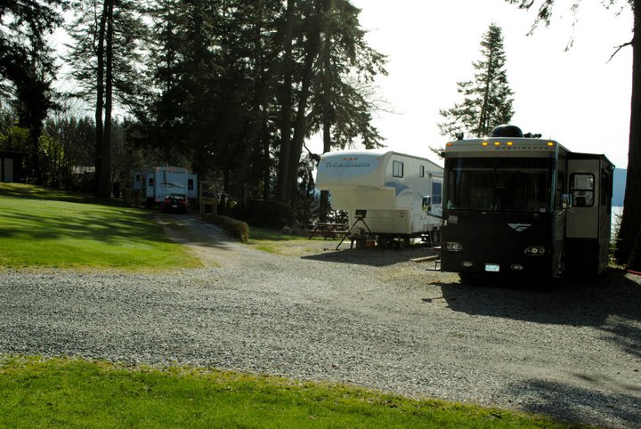 Garnet Rock Oceanside Resort | 8425 Sunshine Coast Hwy, Powell River, BC V8A 4Z2, Canada | Phone: (604) 487-9535