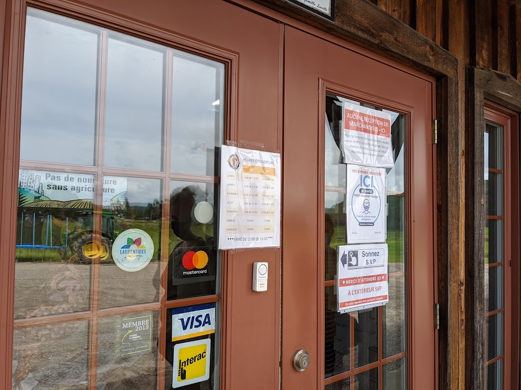 Ferme Rose Des Vents | 2443 Chem. du 5e-Rang S, Mont-Laurier, QC J9L 3G7, Canada | Phone: (819) 623-5672