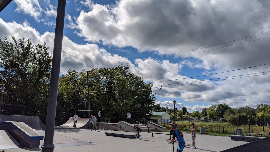Skatepark LAncienne-Lorette | 1300 Rue des Loisirs E, LAncienne-Lorette, QC G2E 3M9, Canada | Phone: (418) 872-9811