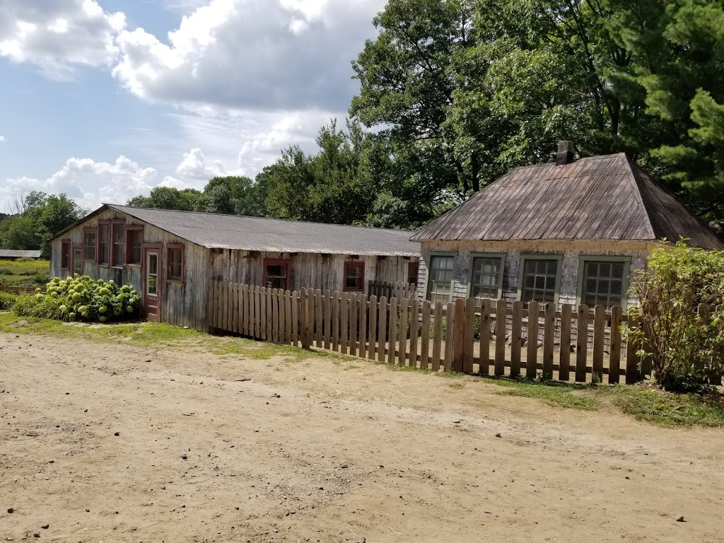 Camping des Voltigeurs | 575 Rue Montplaisir, Drummondville, QC J2B 6X1, Canada | Phone: (819) 477-1360