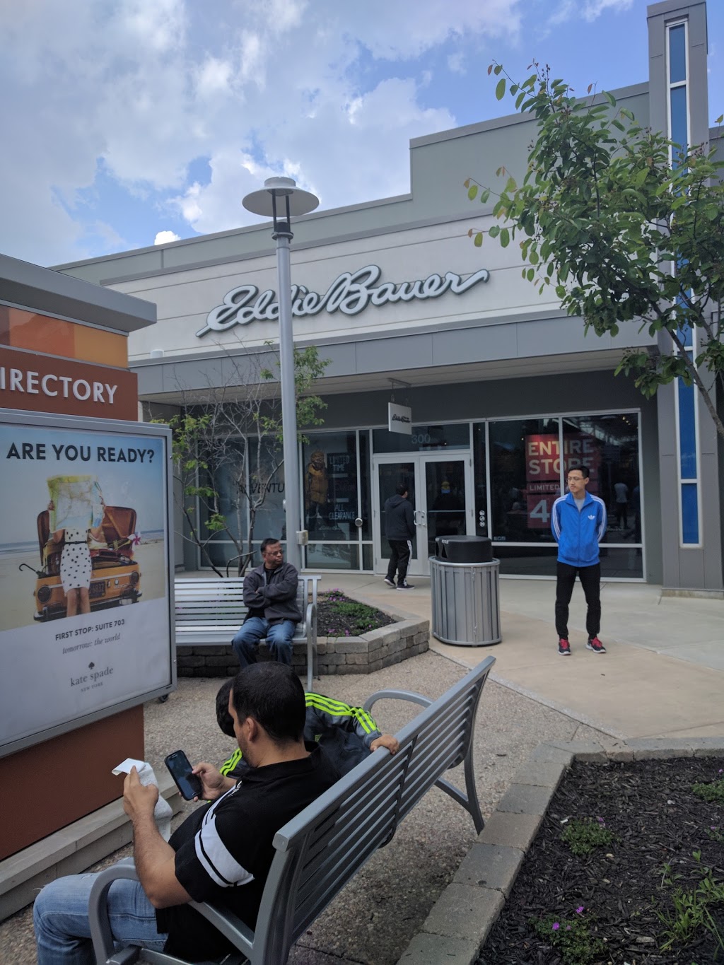 Eddie Bauer Outlet | 13850 Steeles Avenue West Suite 300 Toronto, Metro, Halton Hills, ON L7G 0J1, Canada | Phone: (905) 875-3512