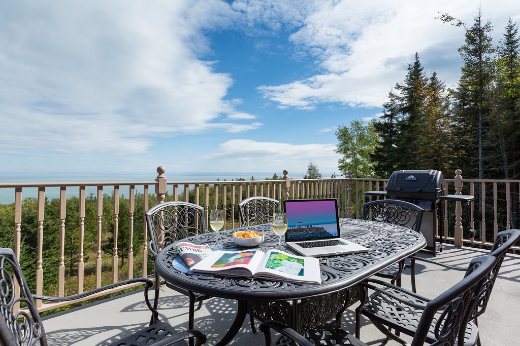 Au Havre de lAnse | 1720 Chemin de lAnse-au-Sac, Saint-Irénée, QC G0T 1V0, Canada | Phone: (418) 561-4262