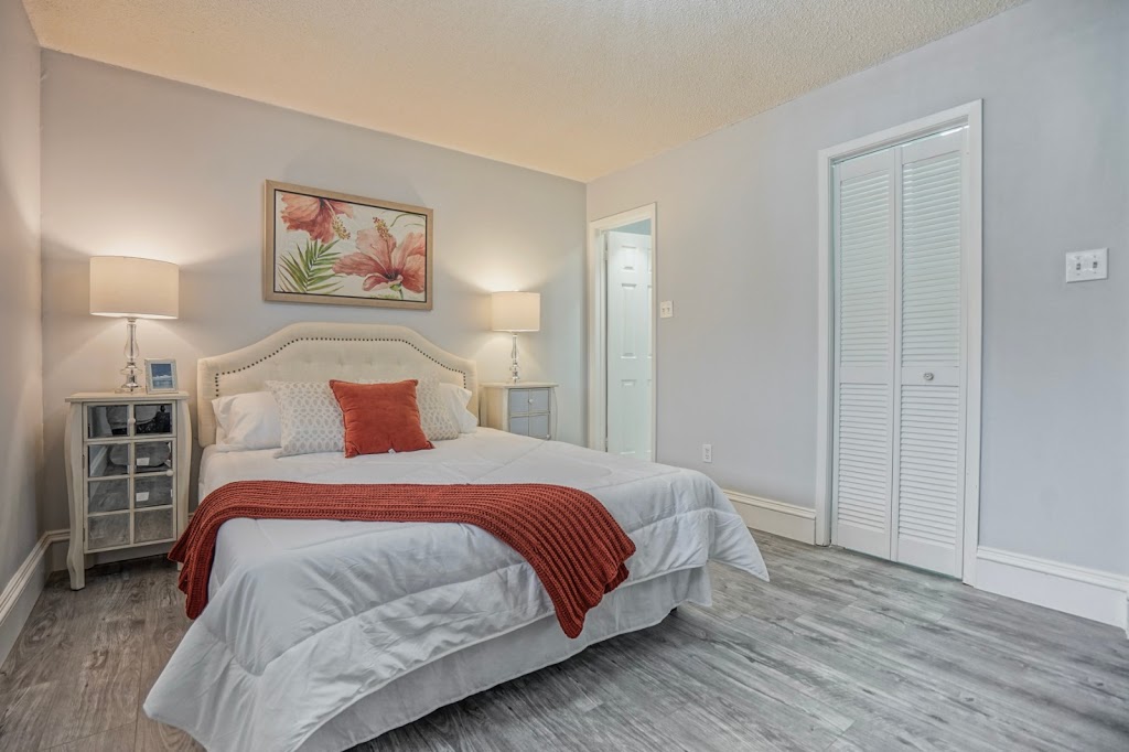 Raj Renos Inc | 53 Massey St, Brampton, ON L6S 2V8, Canada | Phone: (647) 771-0806