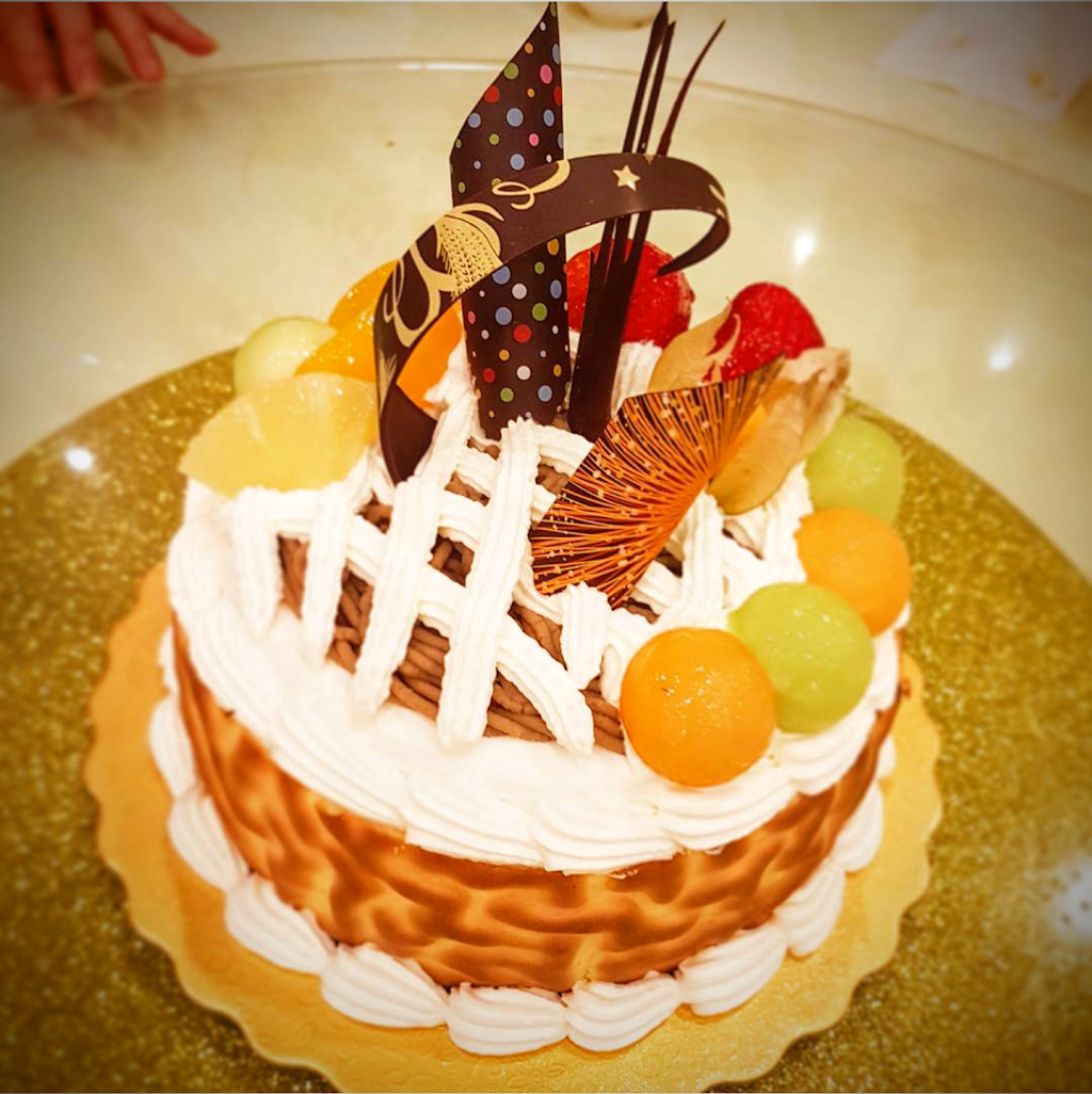Michele Cake Shop | 6033 West Blvd, Vancouver, BC V6M 3X2, Canada | Phone: (604) 261-3284