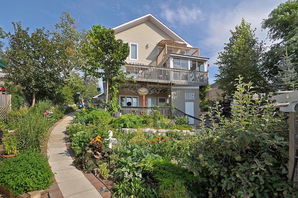 Beach1.com - Riverfront Villa | 60 River Ave Crescent, Wasaga Beach, ON L9Z 2K6, Canada | Phone: (888) 242-4288