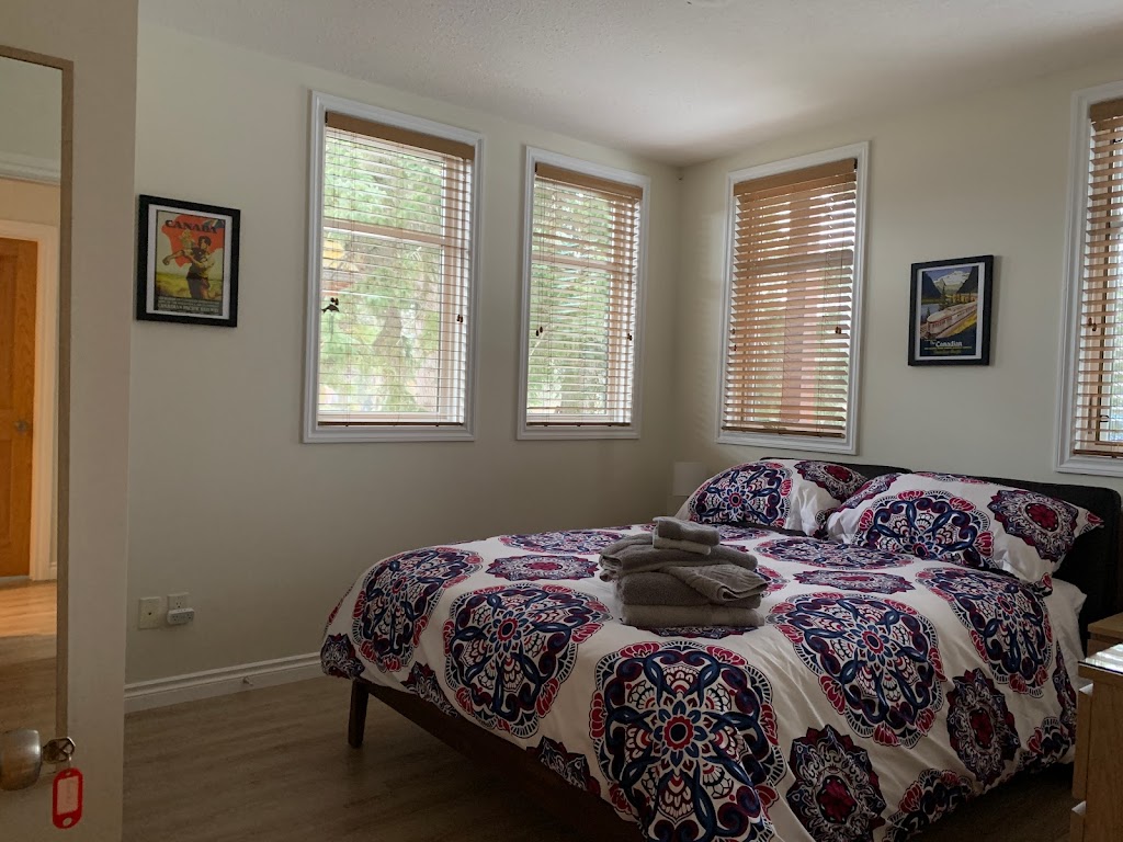 Banff Bear Bed And Breakfast | 108 Otter St, Banff, AB T1L 1B3, Canada | Phone: (403) 431-2997