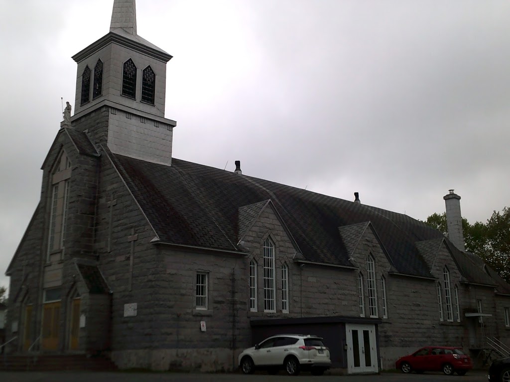 Presbytère à Saint-Jacques-de-Leeds | 355 Rue Principale, Saint-Jacques-de-Leeds, QC G0N 1J0, Canada | Phone: (418) 424-3717