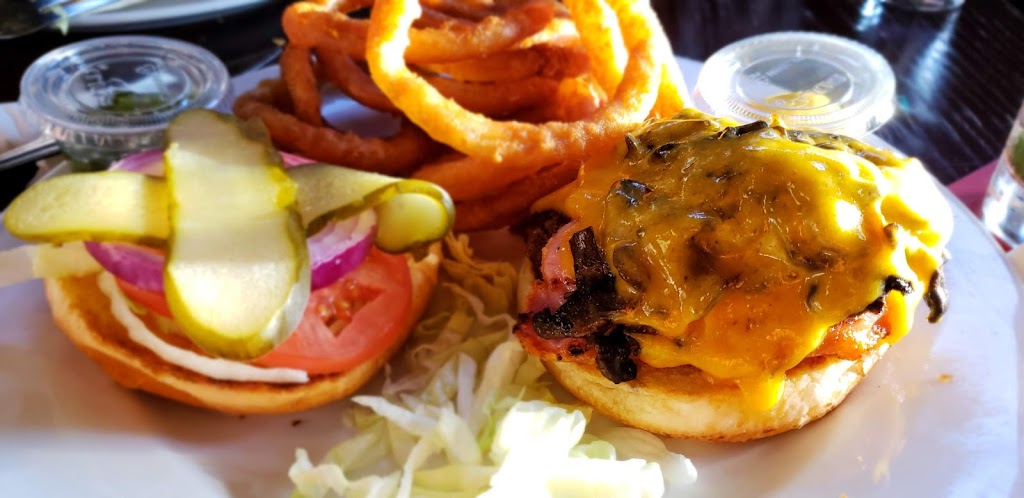 The Irish Shebeen | 5555 Eglinton Ave W, Etobicoke, ON M9C 5M1, Canada | Phone: (416) 695-9178