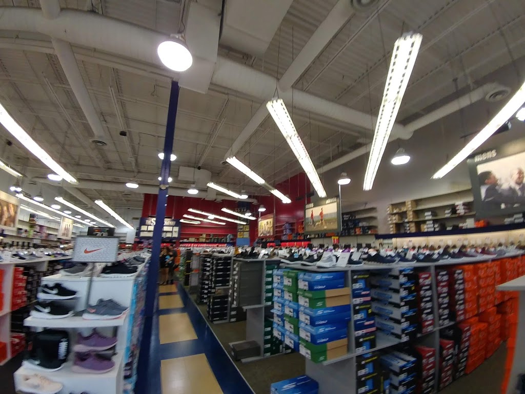 The Shoe Company | 33 Mapleview Dr E UNIT 6, Barrie, ON L4N 9H5, Canada | Phone: (705) 727-0935