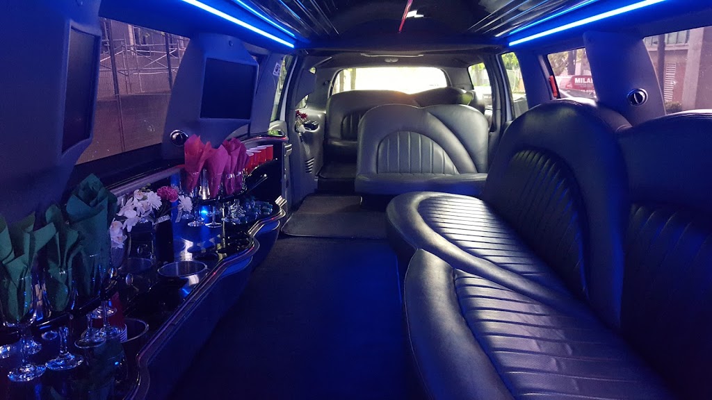 City wide limousine | 6791 Camsell Crescent, Richmond, BC V7C 2M9, Canada | Phone: (604) 600-1790