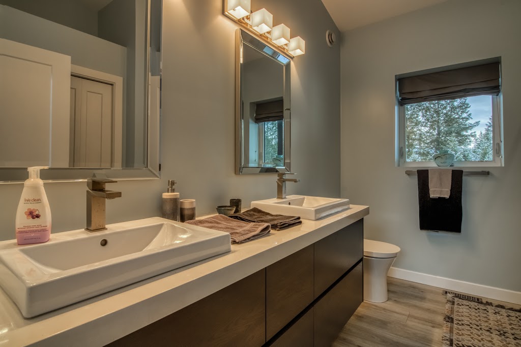 Bears Den | 5067 Armstrong Rd, Invermere, BC V0A 1K2, Canada | Phone: (780) 604-5454