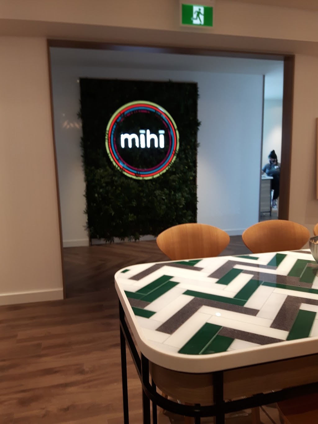 mihi cannabis stoney creek | 1370 S Service Rd, Stoney Creek, ON L8E 5C4, Canada | Phone: (289) 348-2320