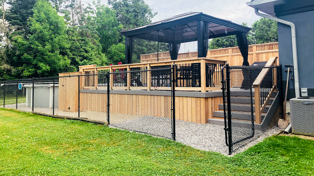 Hickory Dickory Decks Ancaster/ Binbrook | 85 Glenhollow Dr, Stoney Creek, ON L8J 3R6, Canada | Phone: (905) 689-4774