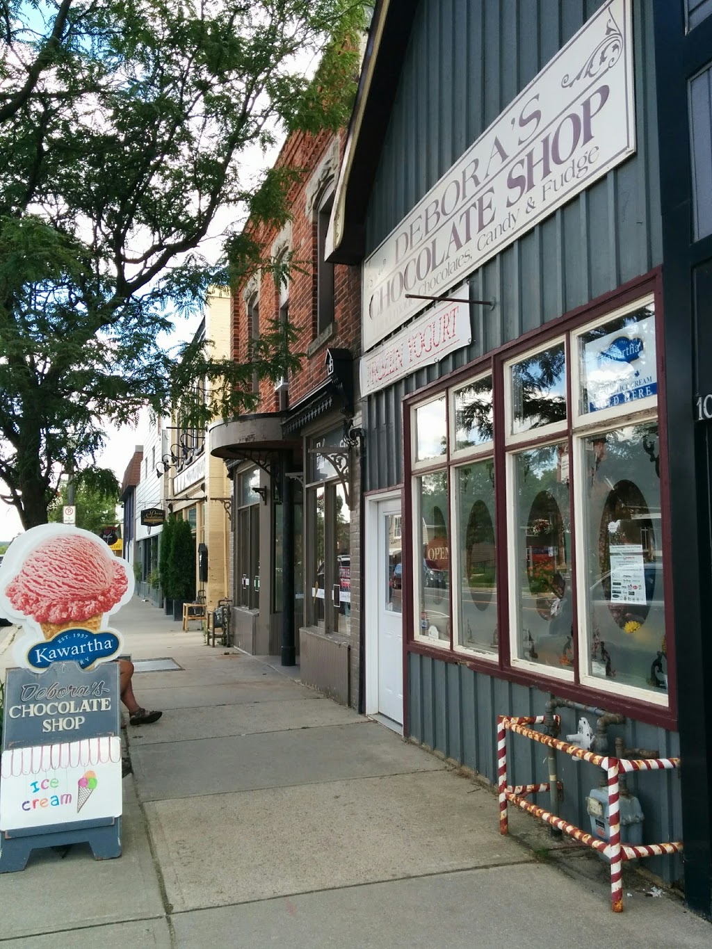 Deboras Chocolates | 100 Main St, Erin, ON N0B 1T0, Canada | Phone: (519) 833-2092
