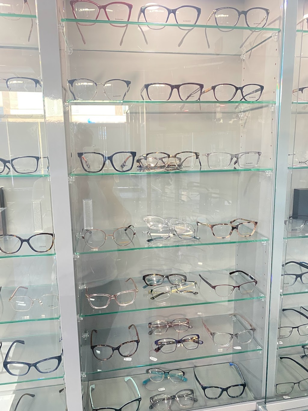 Aroma Optical | 260300 Writing Creek Cres, Unit D-39 Balzac, Calgary, AB T4A 0X8, Canada | Phone: (403) 688-6666