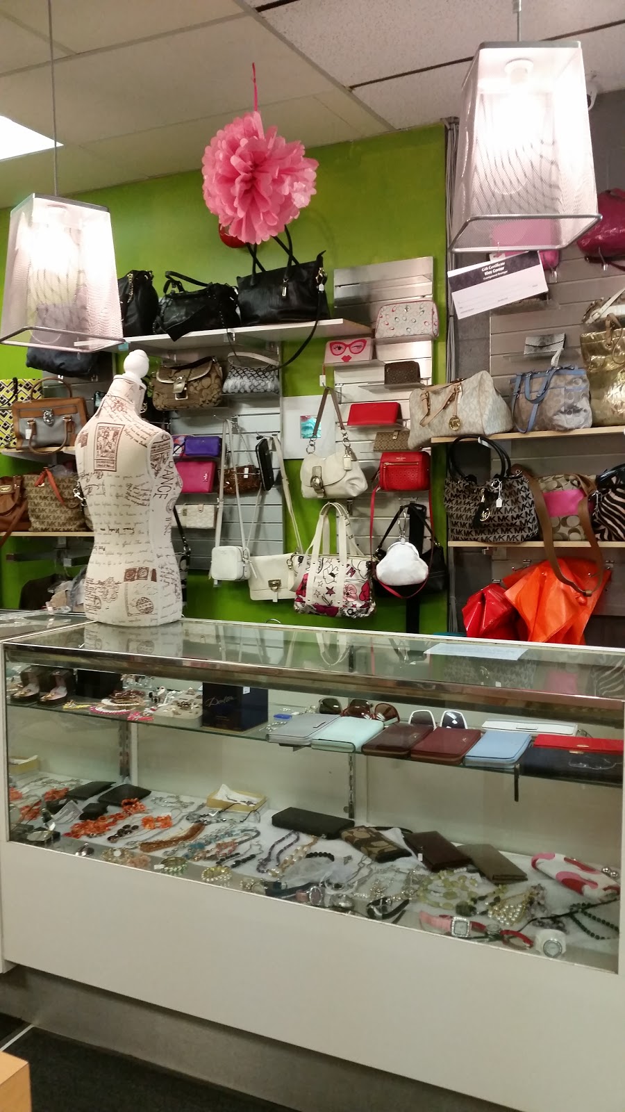 Kloz Corner | 5233 Stanley Ave, Niagara Falls, ON L2E 7C2, Canada | Phone: (289) 932-5311