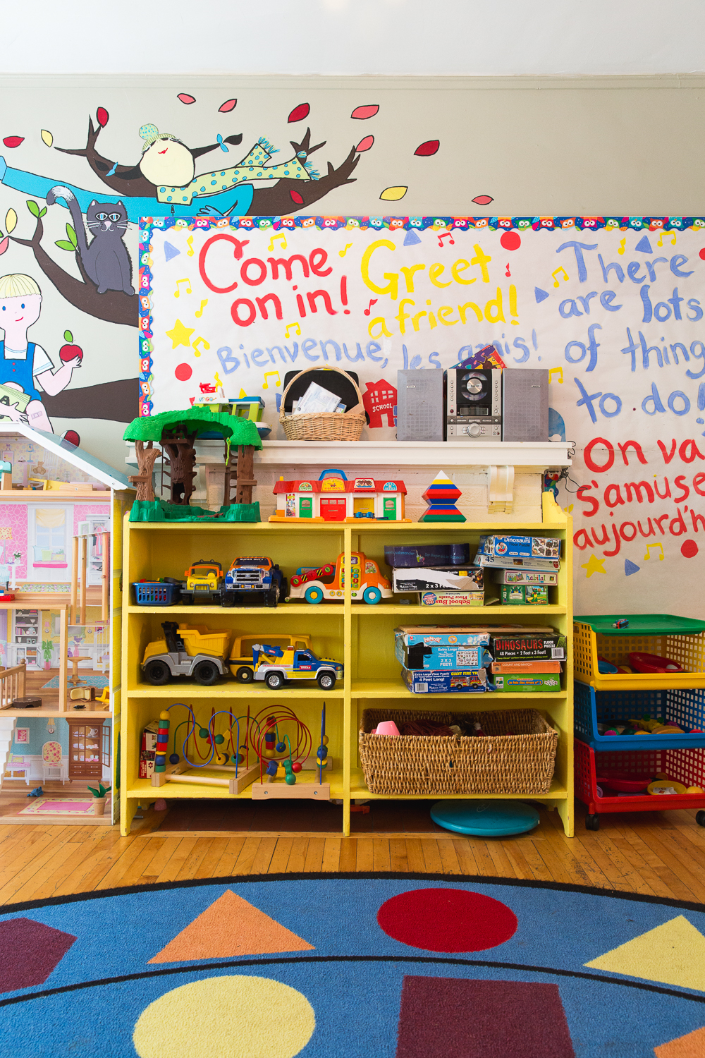 The Little Red Playhouse Bilingual Preschool | 263 Percival Ave, Montreal-West, QC H4X 1T8, Canada | Phone: (514) 486-4032