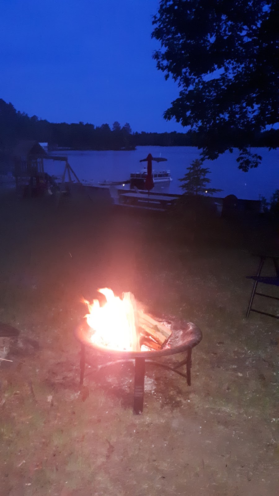Hidden Cove Cottage Resort | 2040 Hartsmere Rd, McArthurs Mills, ON K0L 2M0, Canada | Phone: (613) 474-3284