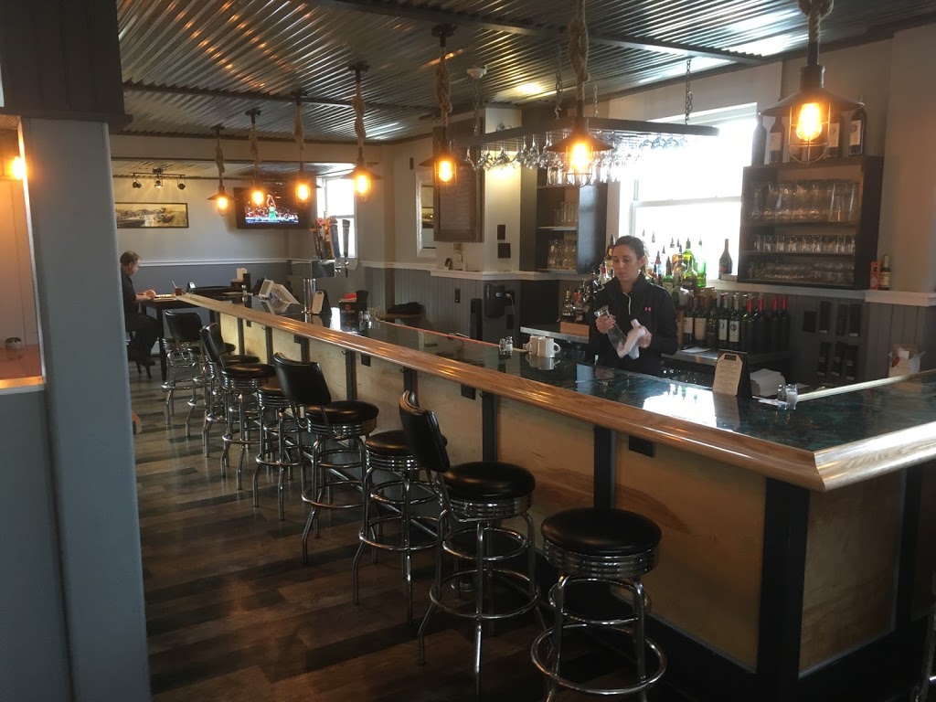 Essex House And Tavern | 138 Cross St, Island Pond, VT 05846, USA | Phone: (802) 723-1080