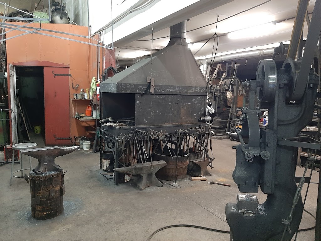la | 7330 Chem. Royal, Saint-Laurent-de-lÎle-dOrléans, QC G0A 3Z0, Canada | Phone: (418) 828-9300