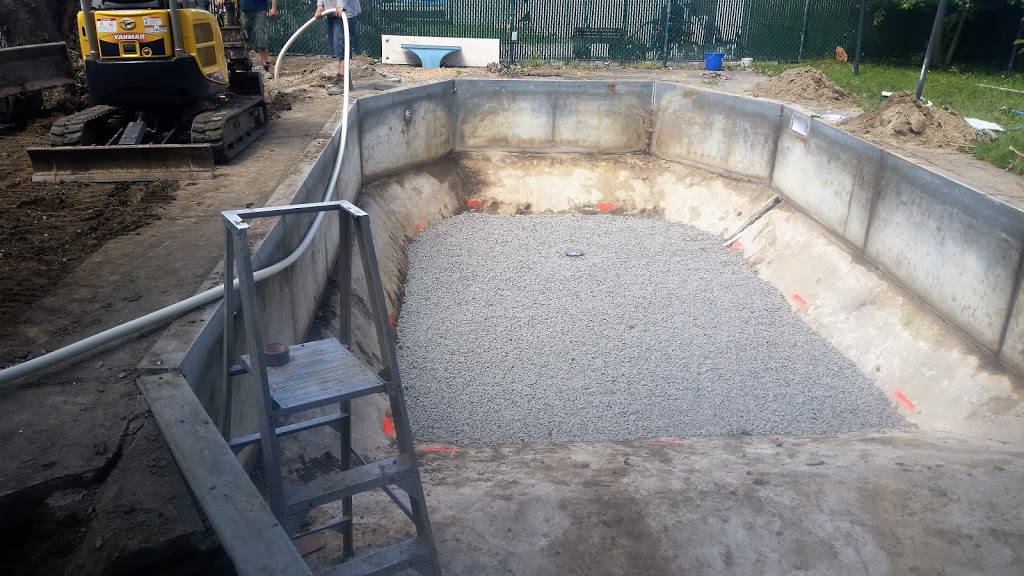 Piscine creusée Rive nord et Montréal. Entreprise CD | 1167 Rue Nationale local c, Terrebonne, QC J6W 6H8, Canada | Phone: (514) 497-9577