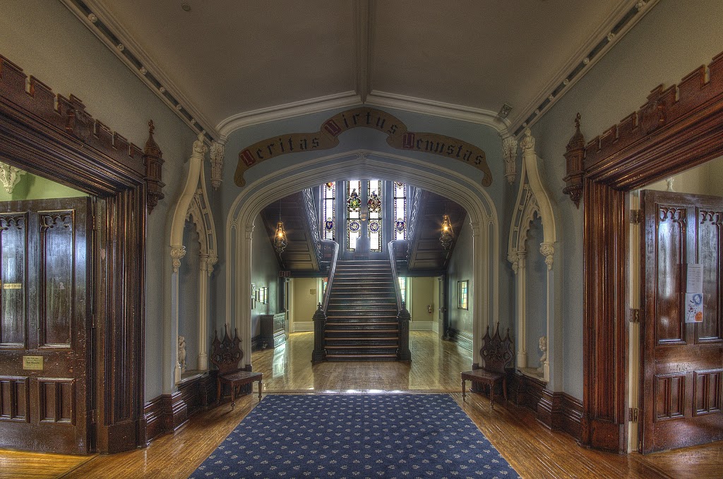Trafalgar Castle School | 401 Reynolds St, Whitby, ON L1N 3W9, Canada | Phone: (905) 668-3358