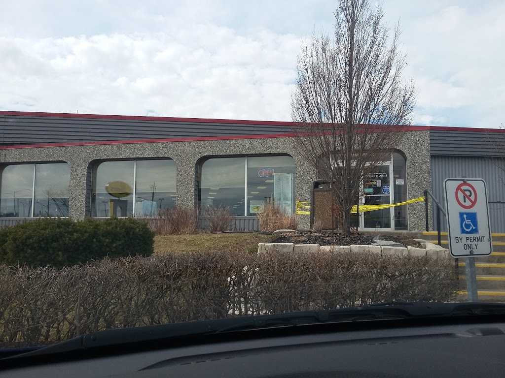Leons Furniture | 803 Niagara St, Welland, ON L3C 1M4, Canada | Phone: (905) 735-2880