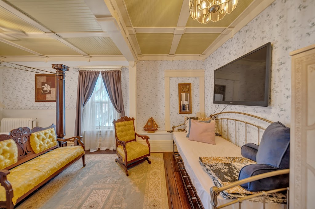 Marmora and Lake Inn B & B/ The Baron On 7 | 29 Bursthall St, Marmora, ON K0K 2M0, Canada | Phone: (613) 324-4555